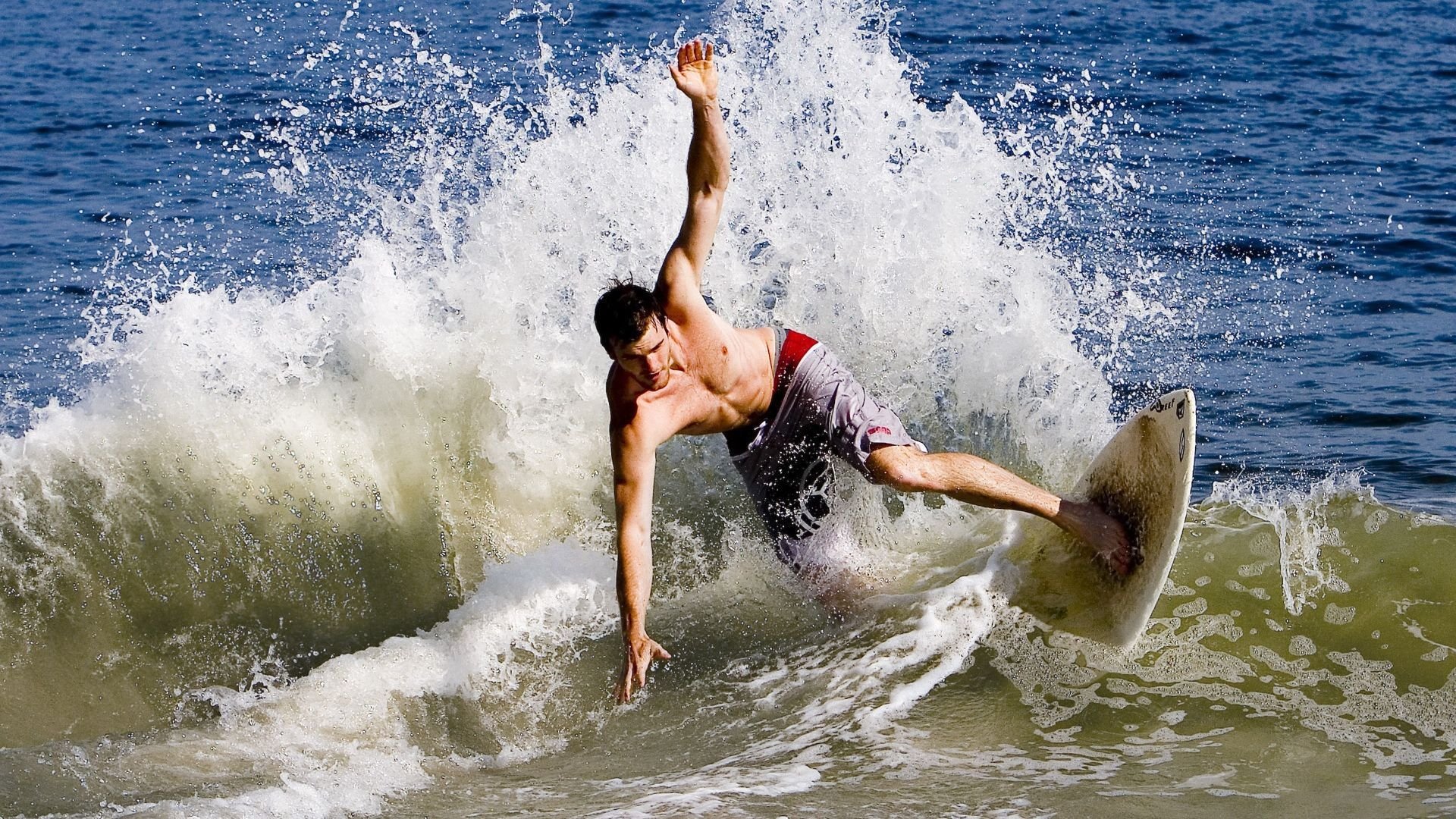 ac米兰足球队-体育科技创新：回顾那些改变训练和比赛的黑科技，体育类科技创新