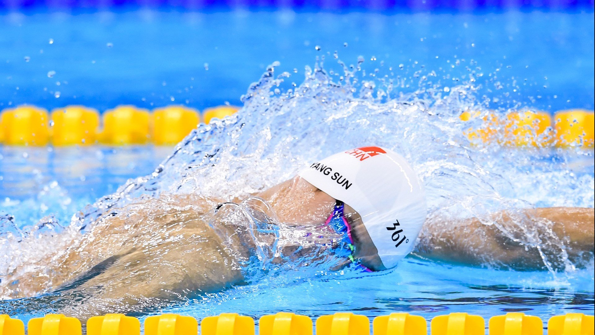 米兰体育网页版登录-加拿大小将单场逆转，中国女队冰壶夺冠之路再添荣誉，女冰壶加拿大爆冷